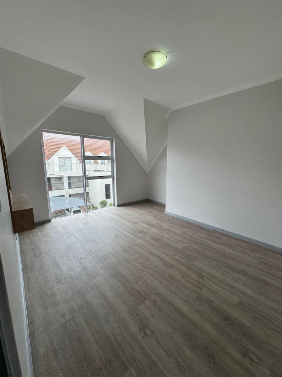 2 Bedroom Property for Sale in Whispering Pines Western Cape